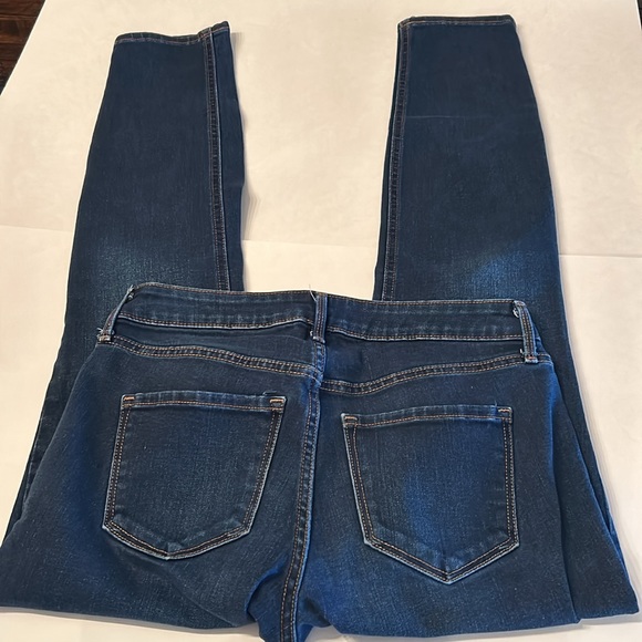 2 for $15 Women’s Old Navy Skinny Jeans Like New - Picture 4 of 4